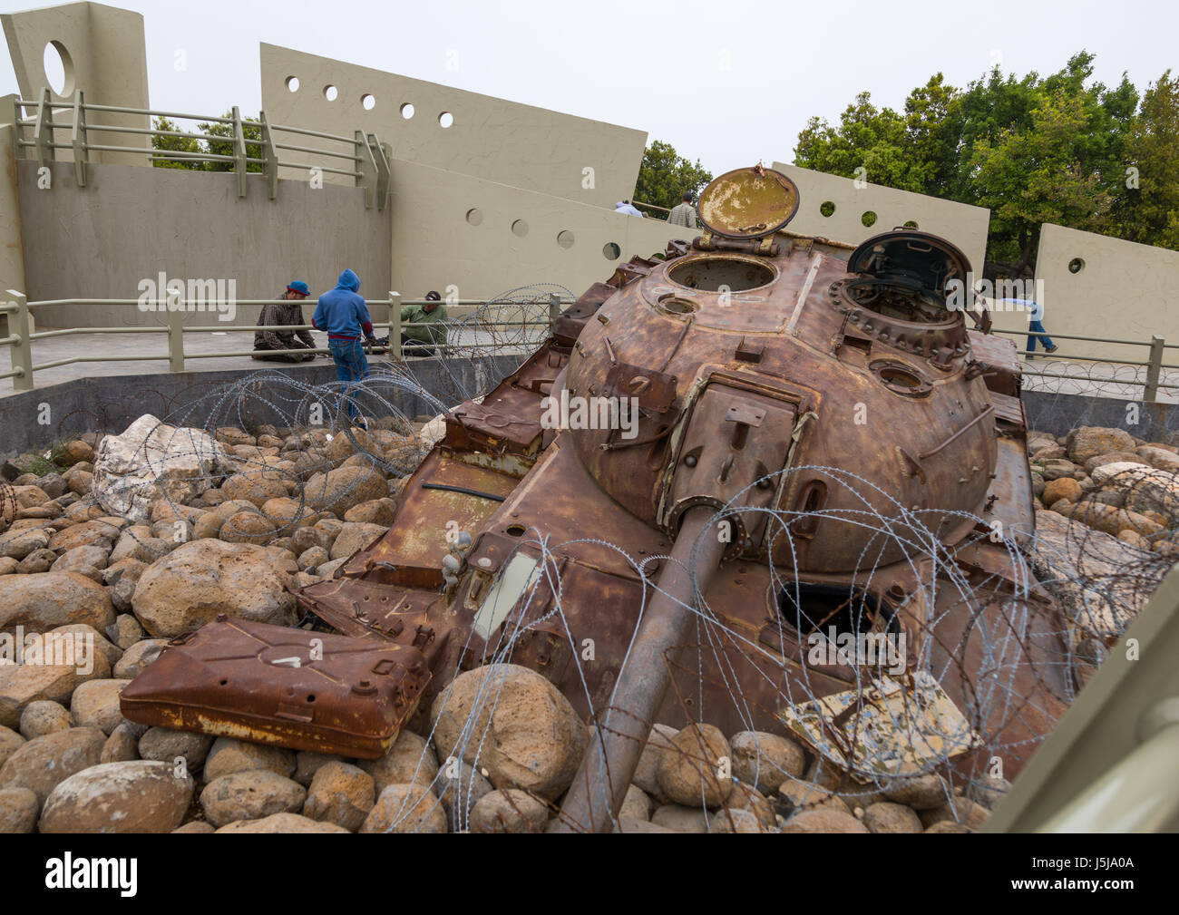 Israelische Panzer in das Kriegsmuseum, betrieben durch die Hisbollah forderte das touristische Wahrzeichen der Widerstand oder Museum Widerstand Tourismus, South Governorate, Mleeta, Libanon Stockfoto