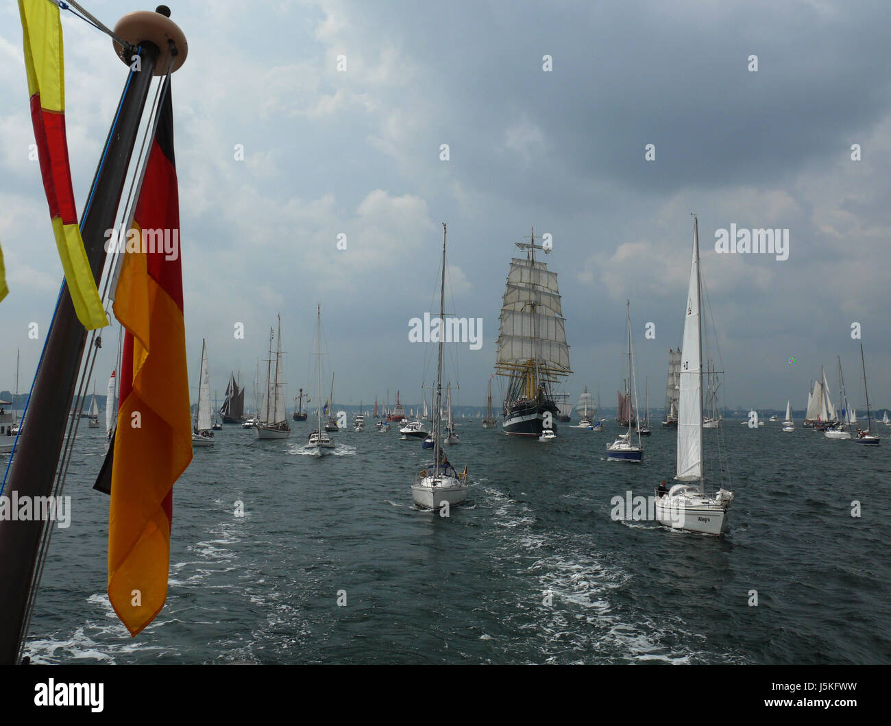 Segeln Sie Segler Mast Segelboot Segelboot Kiel Regatta Woche Firmament Himmel Stockfoto