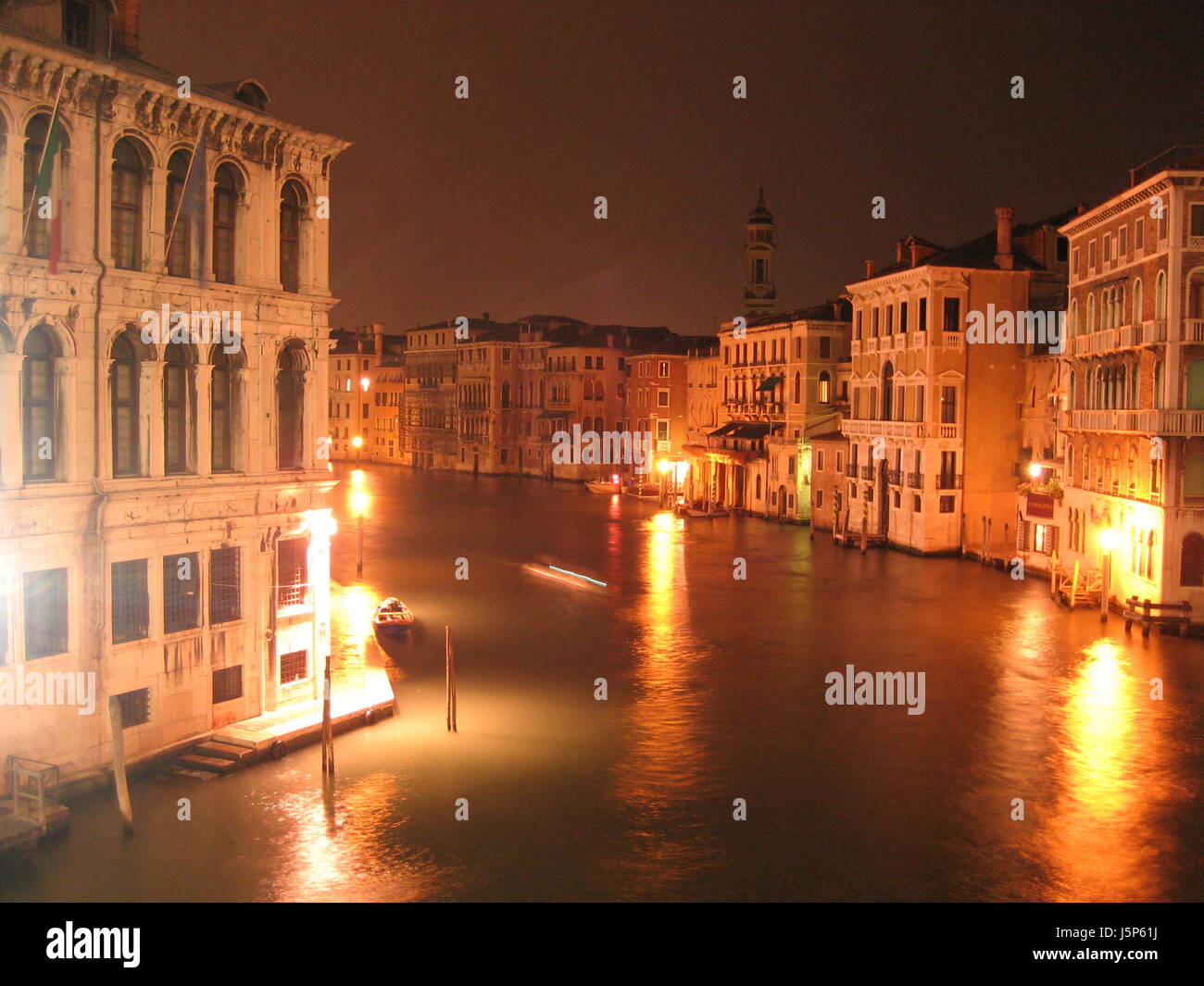 Night nächtliche Venedig Abend Kanal Fortschreiten Kanu Fluss Wasser dunkel Stockfoto