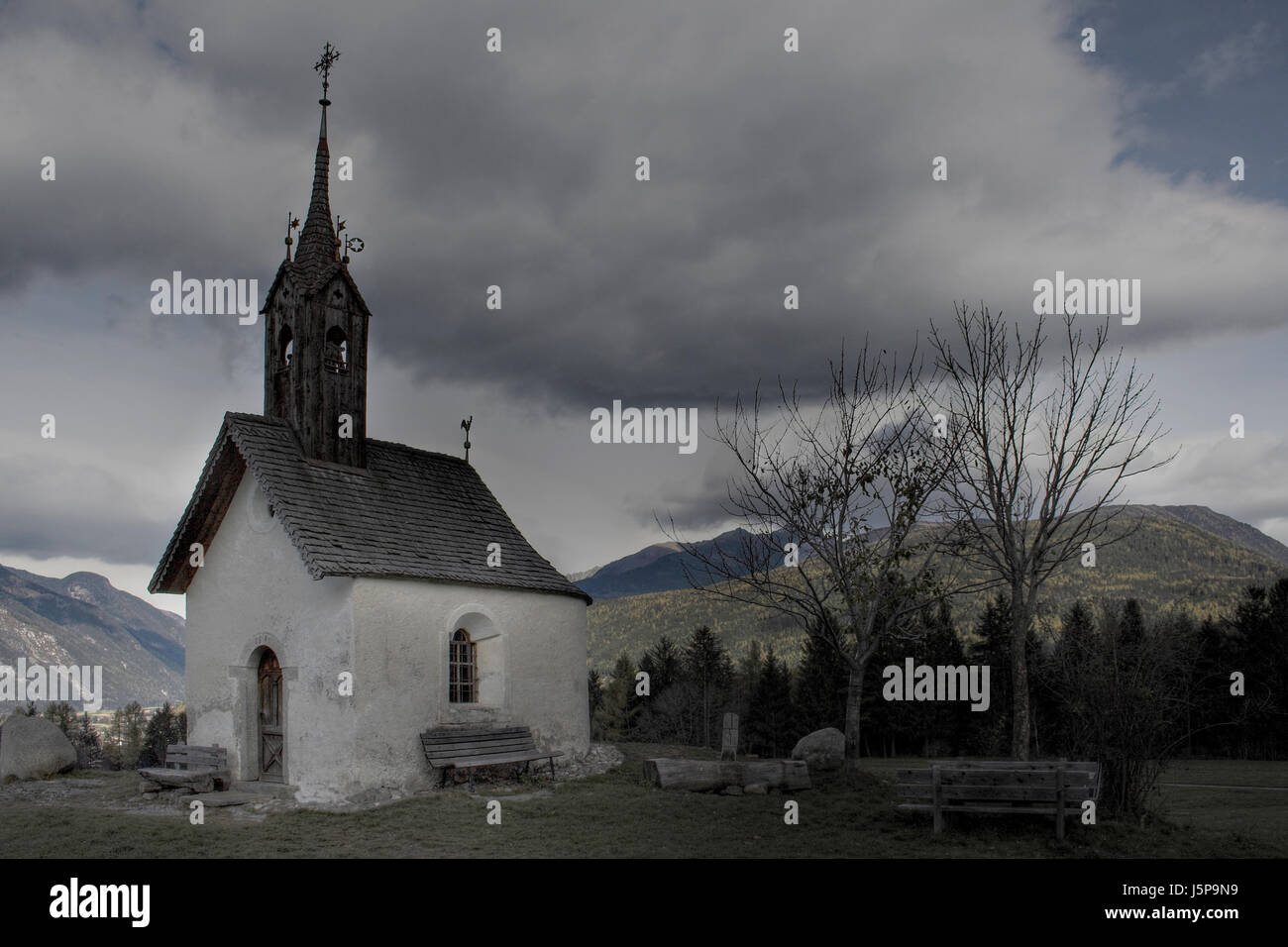 Turm glauben Kirche Gott Himmel Paradies Fenster Bullauge Dachgaube Fensterscheibe Stockfoto