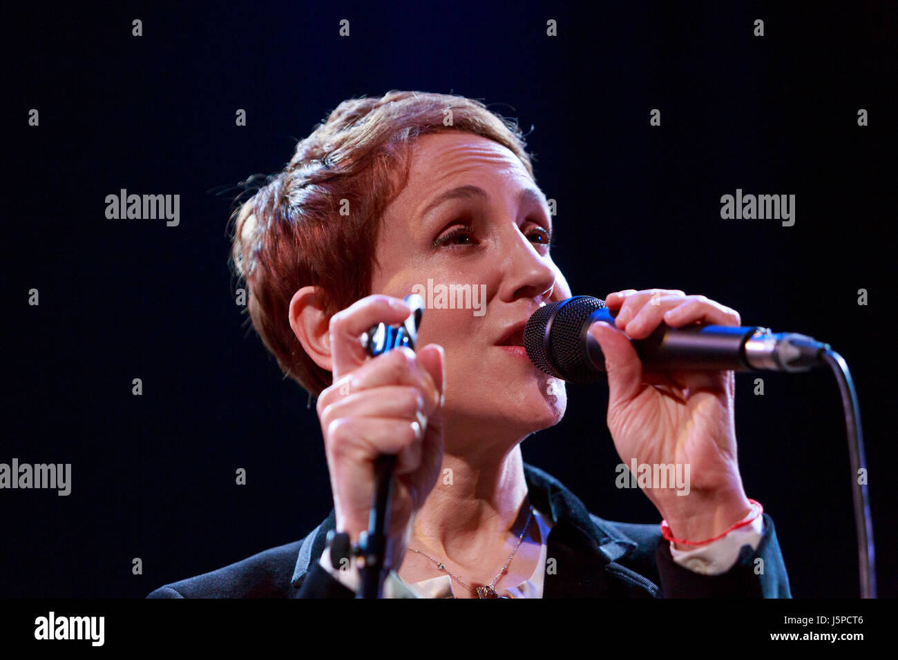 Edinburgh, Schottland. 17. Mai 2017. Stacey Kent führt auf der Bühne The Queen Hall Theatre in Edinburgh. Pako Mera/Alamy Live-Nachrichten Stockfoto