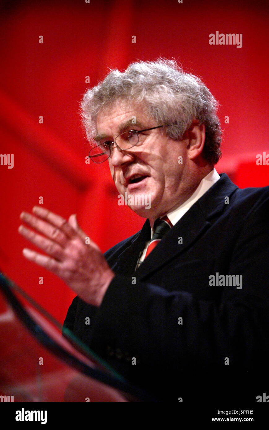 Rhodri Morgan (Labour) der ehemalige Ministerpräsident der walisischen Regierung (2000-2009), anlässlich der Welsh Labour-Parteitag. Er war vor allem als "Vater der Devolution" bekannt. Kiran Ridley/Ethos Stockfoto