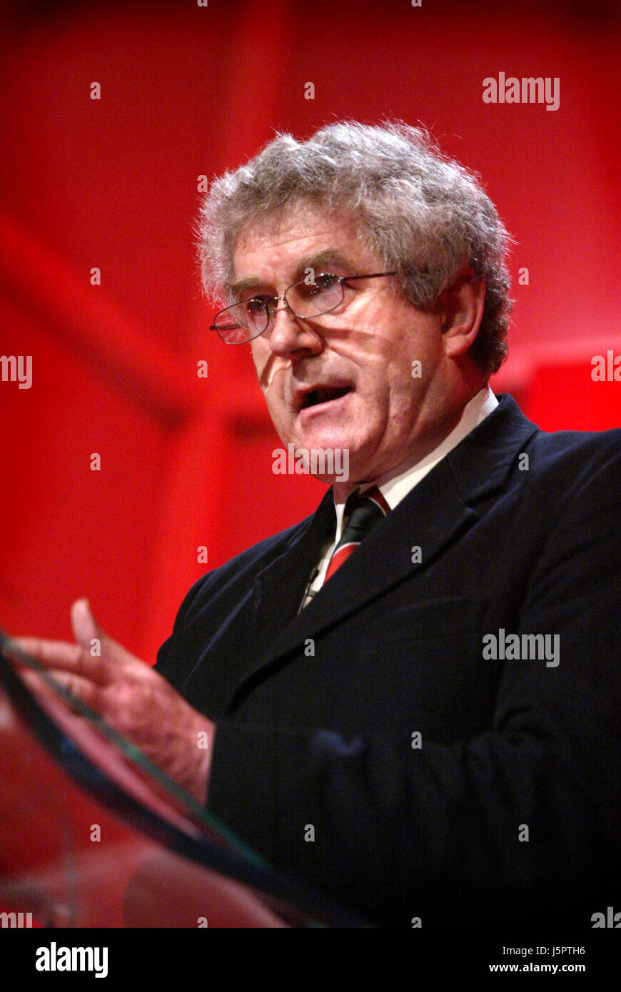 Rhodri Morgan (Labour) der ehemalige Ministerpräsident der walisischen Regierung (2000-2009), anlässlich der Welsh Labour-Parteitag. Er war vor allem als "Vater der Devolution" bekannt. Kiran Ridley/Ethos Stockfoto