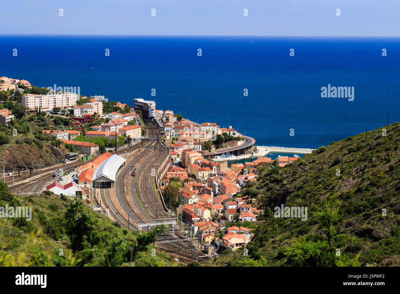 Frankreich, Pyrenäen Orientales, Cerbere, die Stadt und der Bahnhof Stockfoto