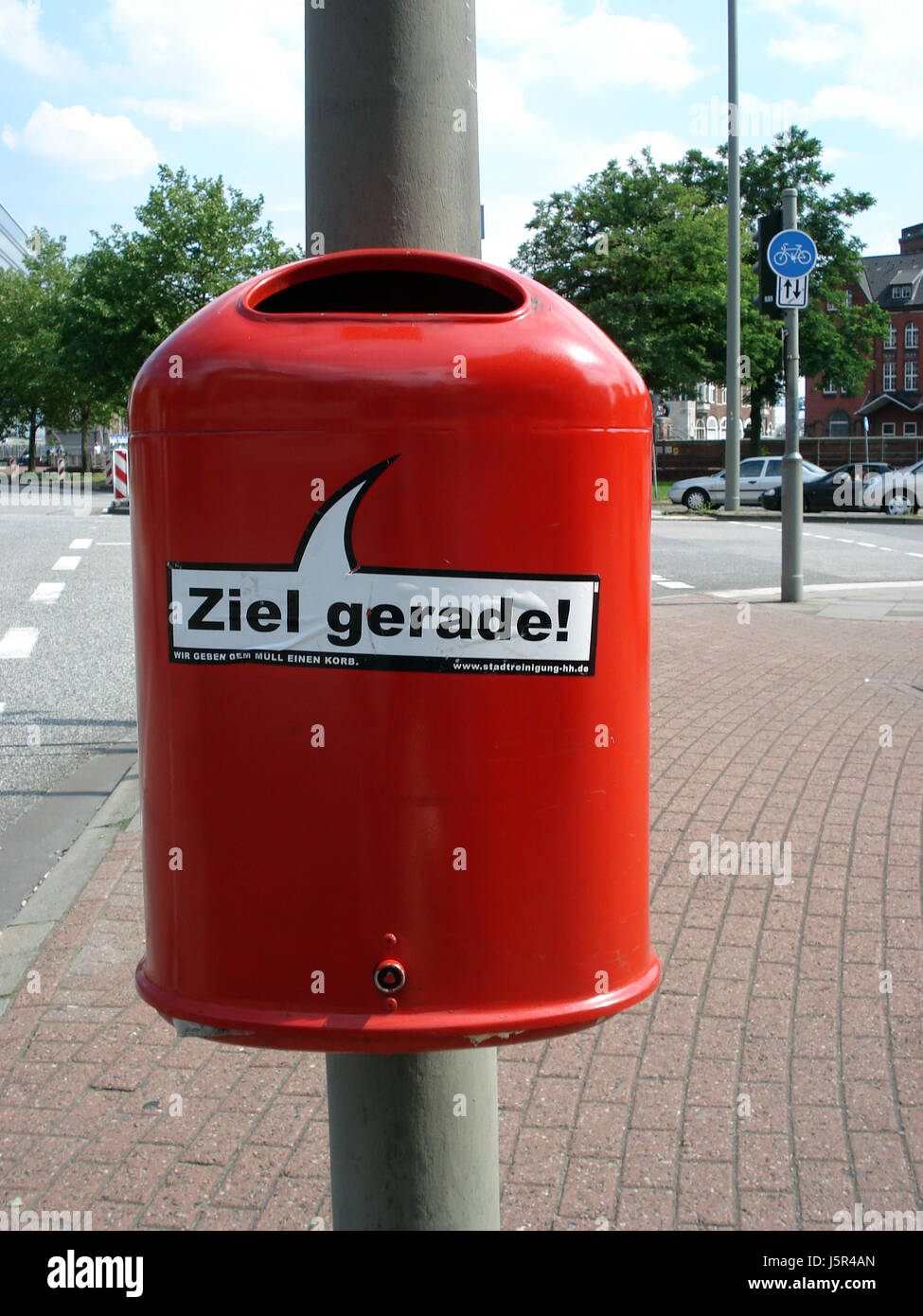 Hamburg Papierkorb Mülleimer zur Verfügung Trennung Mull Müll Papierkorb  Stockfotografie - Alamy