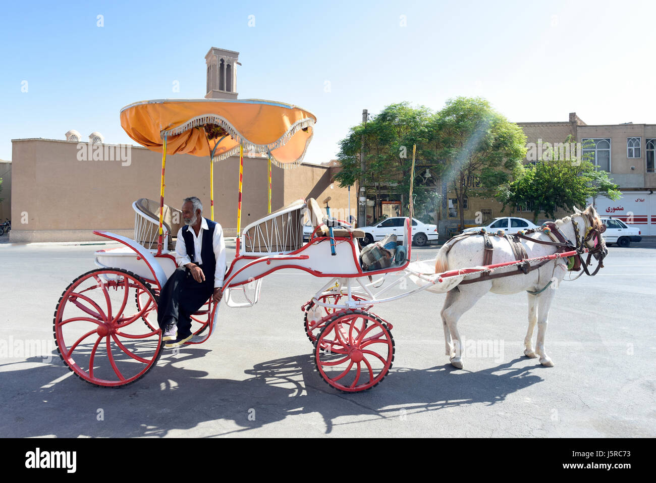 Persische senior Mann auf die Kalesche in Iran Stockfoto