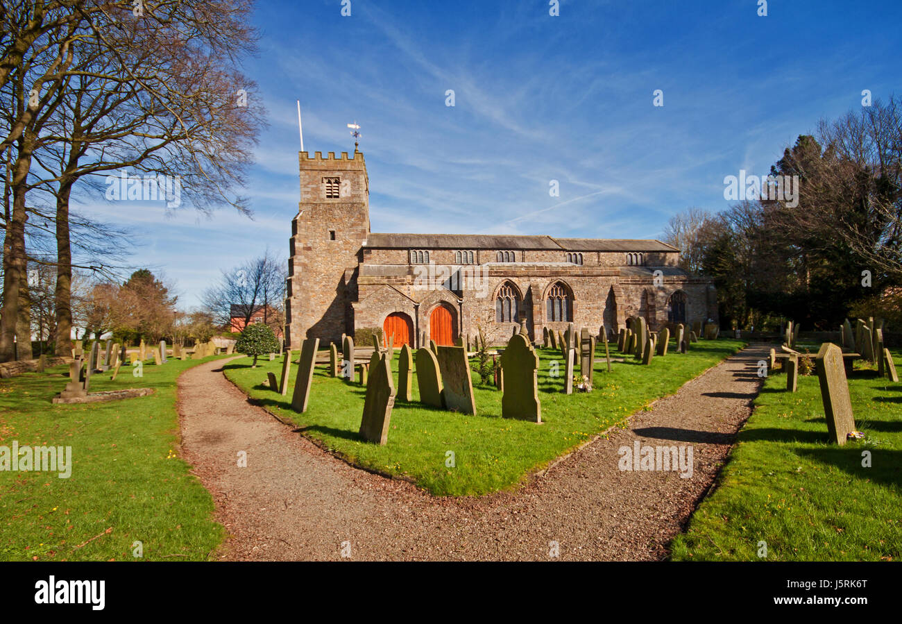 Im Garten auf der Rückseite der St. Helena Kirche, Churchtown Stockfoto