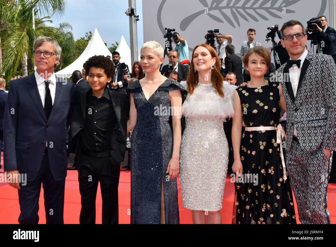 70 ° Cannes Filmfestival 2017, roten Teppich Film "Vorstandskollegen". Im Bild: Julienne Moore, Millicent Simmonds, Jaden Michael, Todd Haynes, John Sloss, Michelle Williams Stockfoto