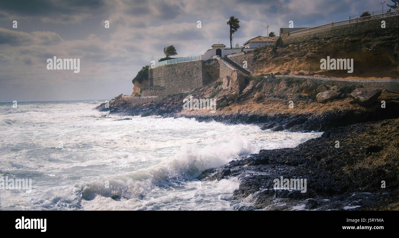 Eine stürmische Seelandschaft in Orihuela Alicante, Spanien. Stockfoto