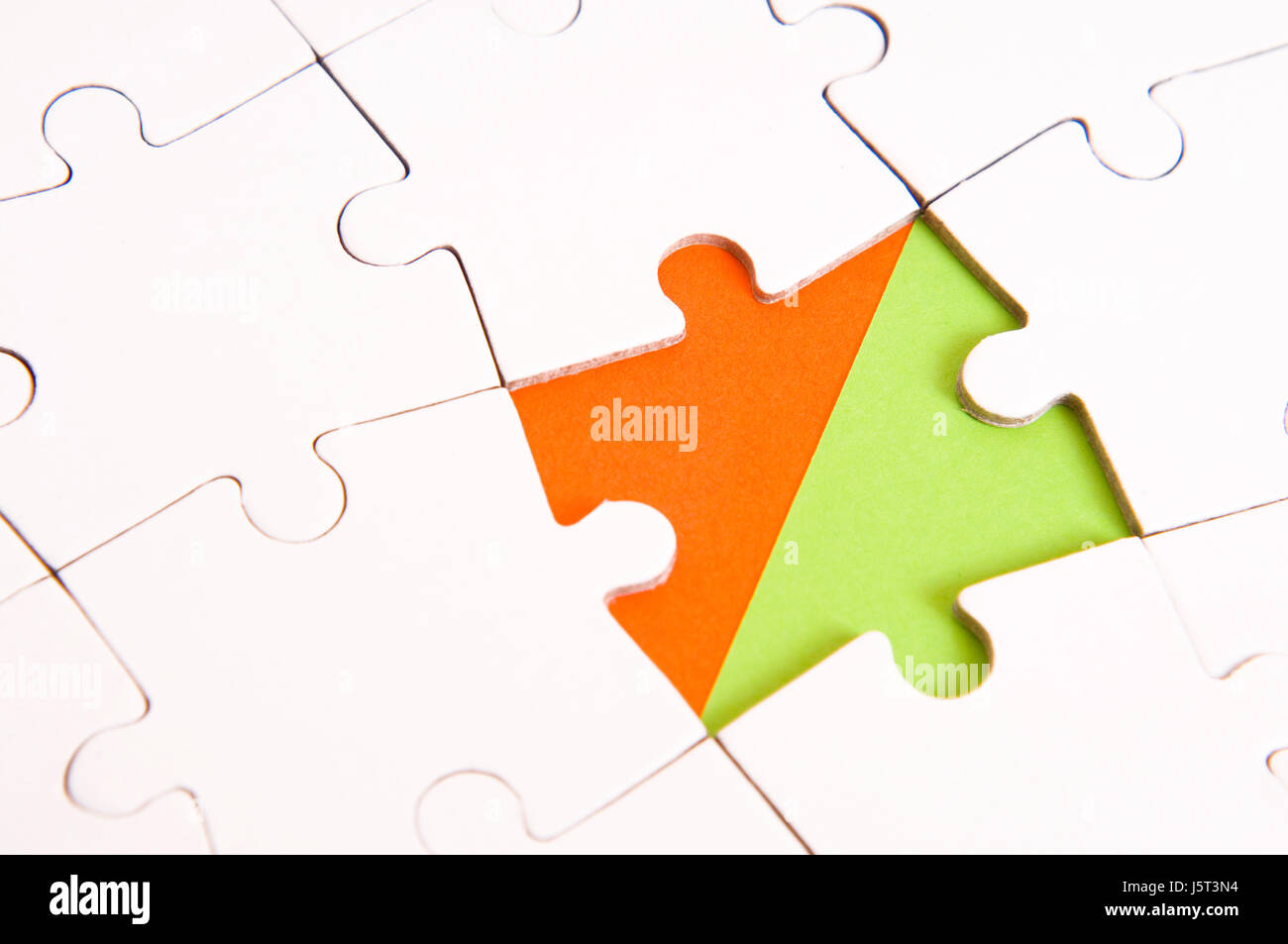 fehlende Stück Abschnitt Segment Teil Bereich Lücke grau grau einige einige wenige Spiel Stockfoto