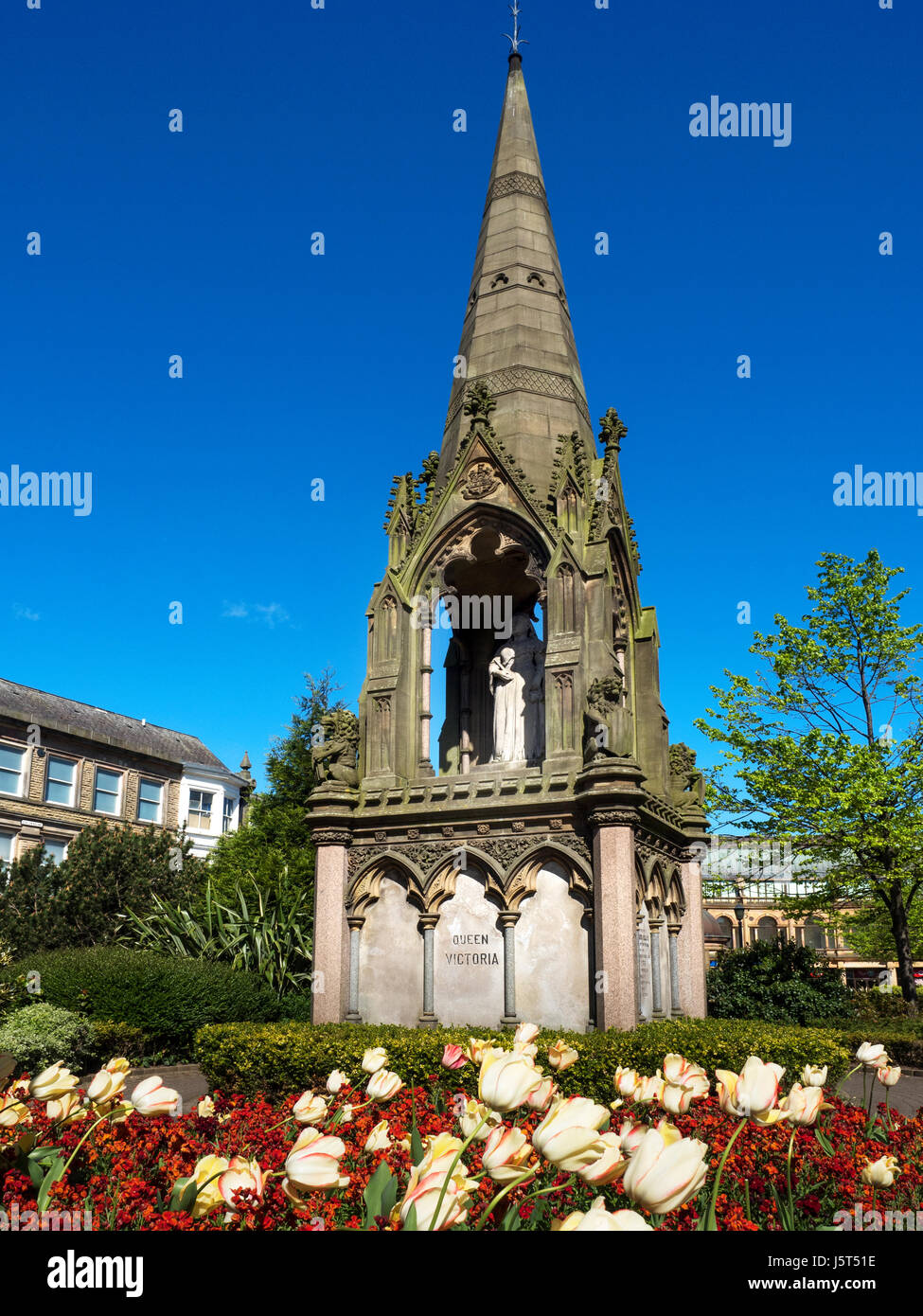 Königin Victoria Golden Jubilee Denkmal 1887 in Bahnhofsplatz Harrogate North Yorkshire England Stockfoto