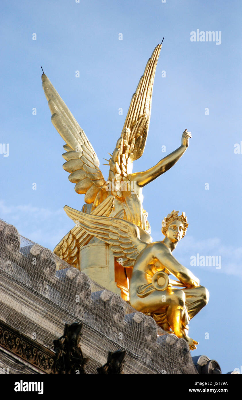 Statue Oper golden Paris Engel Engel gold Prunk historischer Gebäude Stockfoto