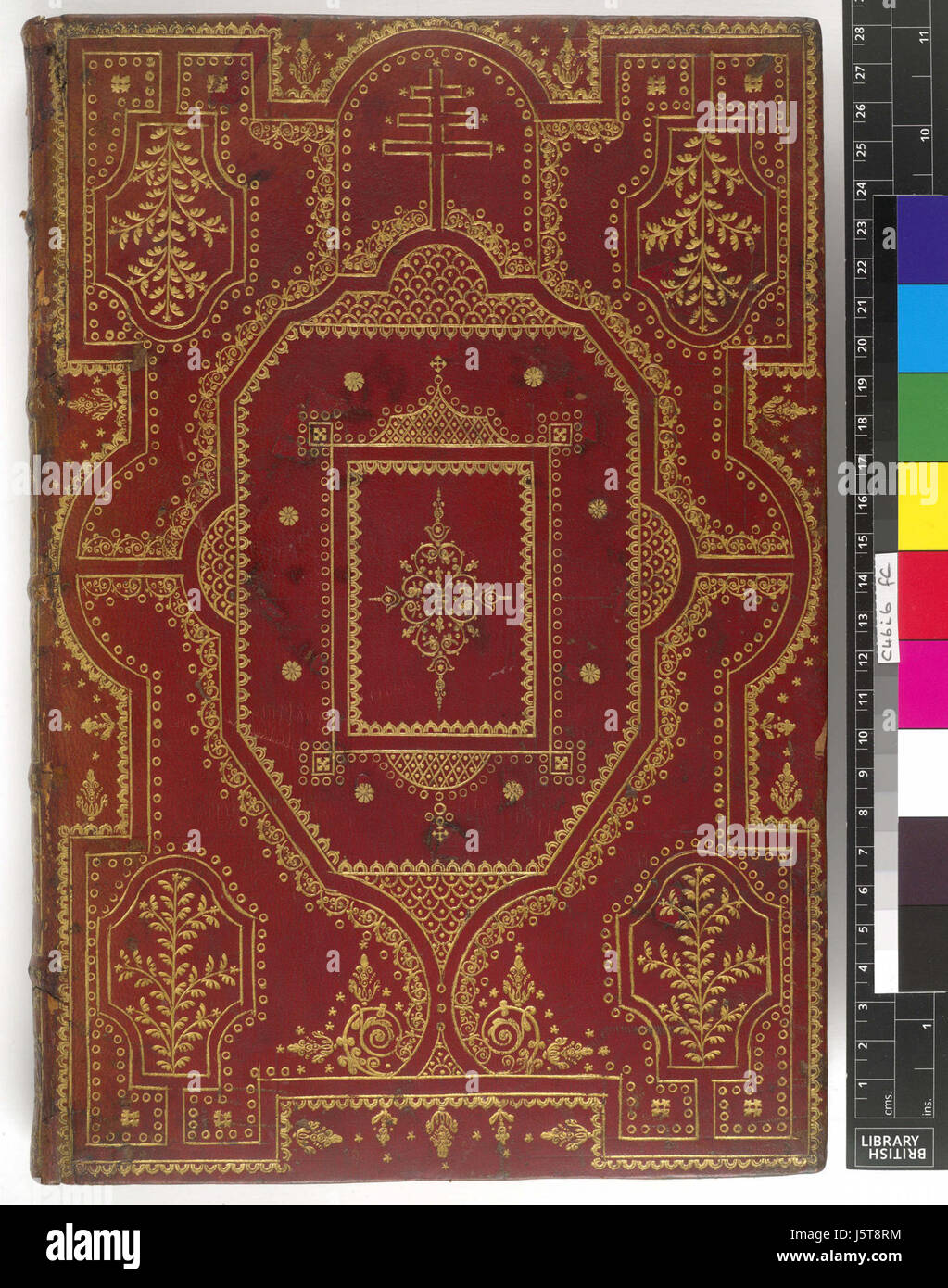 Ein historisches religiöses Kunstwerk mit dem triumphalen Kreuz und den Symbolen des Martyriums der Heiligen Albensium, Urgauonensium, Bonosi, Maximiani und anderen, symbolisiert durch blutrotes Licht. Stockfoto