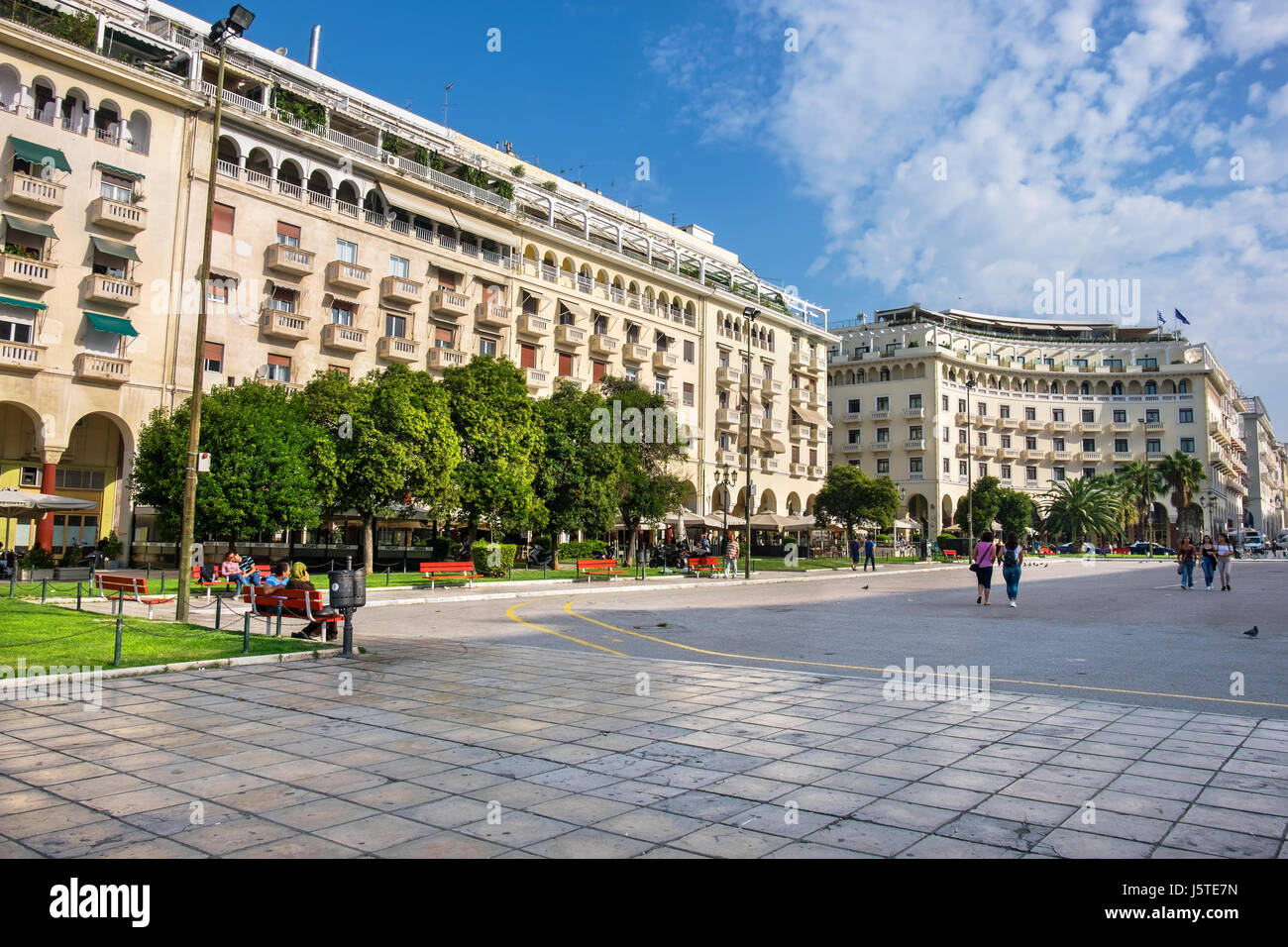 Alltag auf dem Platz des Aristoteles (Aristoteles). Thessaloniki, Griechenland Stockfoto