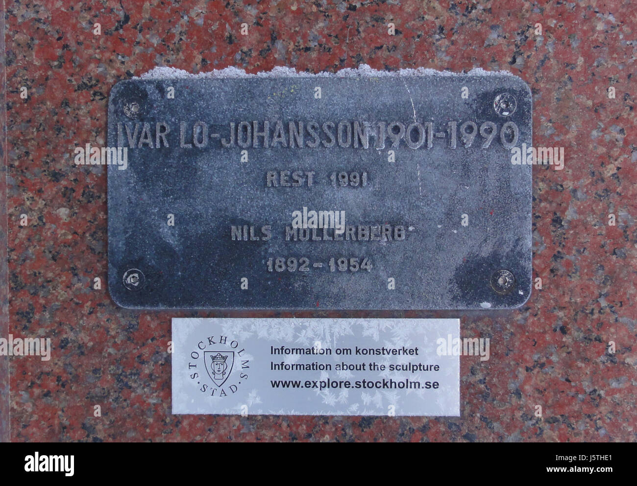 Ivar Lo's Sign könnte sich auf ein Werk oder künstlerisches Werk von Ivar Lo beziehen, einem Künstler oder Designer, der dafür bekannt ist, unverwechselbare und bedeutungsvolle Symbole oder Schilder zu kreieren. Weitere Einzelheiten würden den vollständigen Kontext definieren. Stockfoto