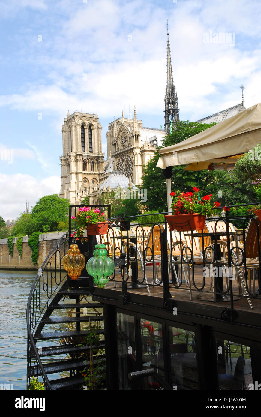 Tourismus der Kirche Paris Seine Fluss Wasser Reisen Gebäude Stadt Stadt Denkmal Stockfoto