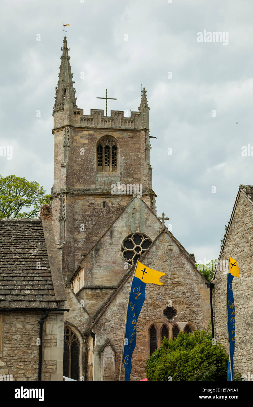 Castle Combe Dorfkirche in Wiltshire, England. Die Cotswolds. Stockfoto