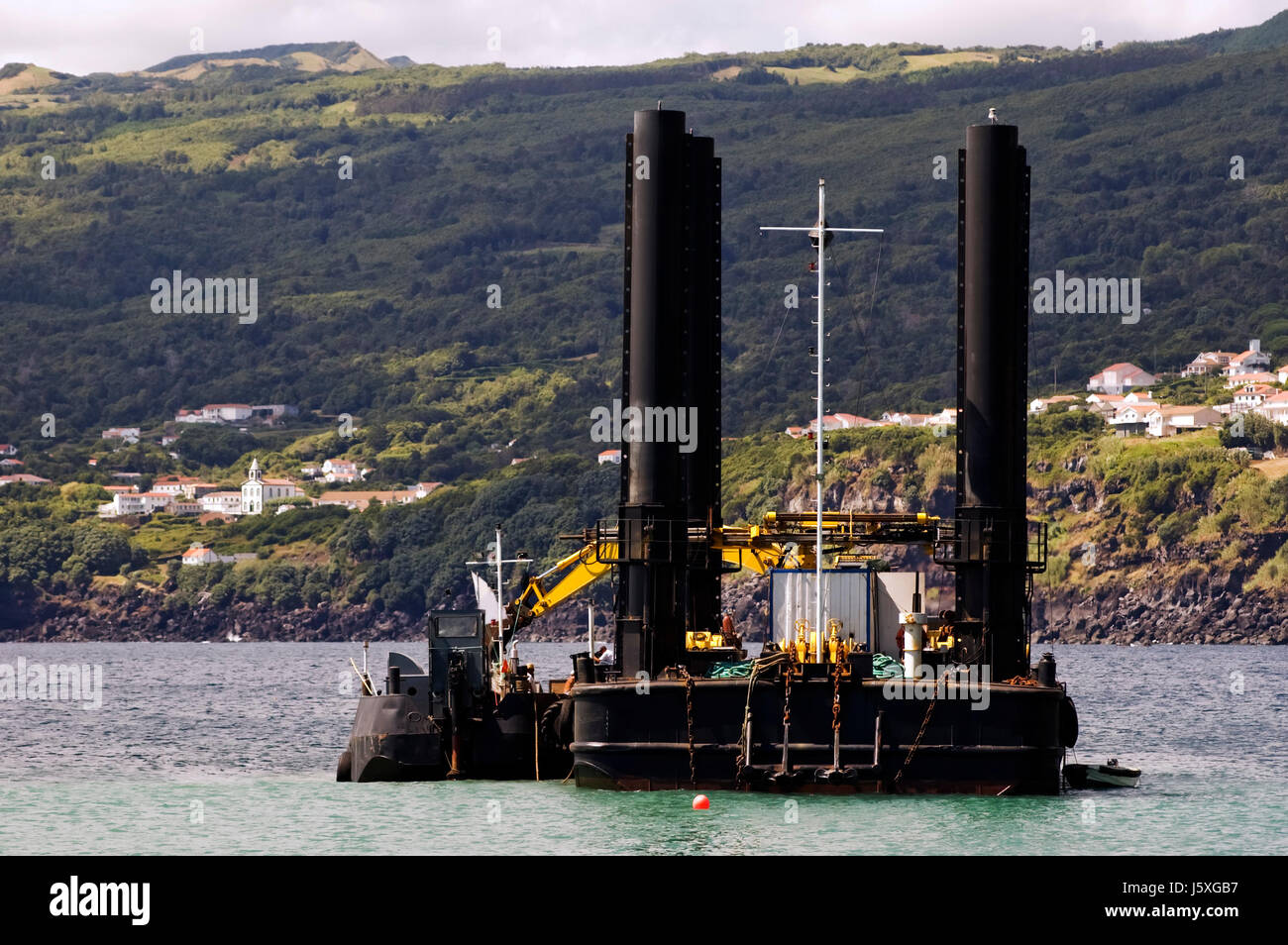 Turm, Bagger Bucht Boot Ponton Barge Salzwasser Meer Ozean Wasser Maschine Rudern Stockfoto