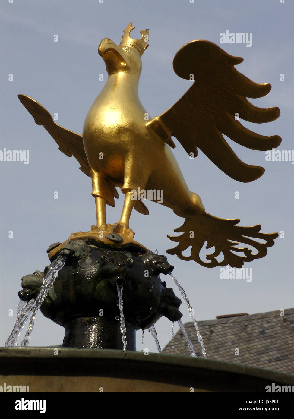 Harz-Brunnen Adler gold Harz Brunnen Adler gold Wasser alt Goslar goslar  Stockfotografie - Alamy