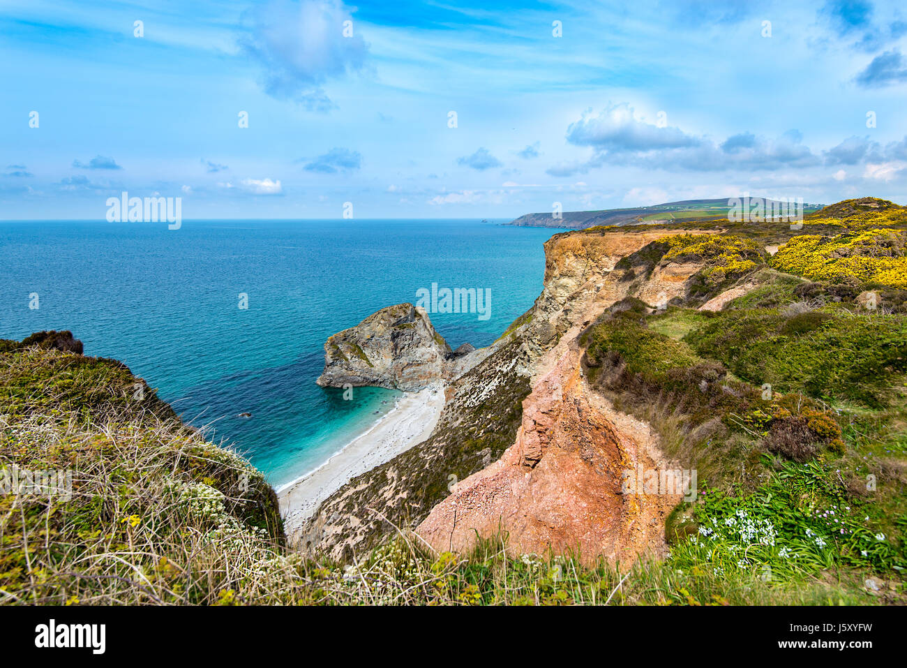 Die kleine Landzunge, bekannt als das Tobban Pferd, das liegt südlich von Porthtowan, Cornwall, auf dem South West Coastal Fußweg. Stockfoto