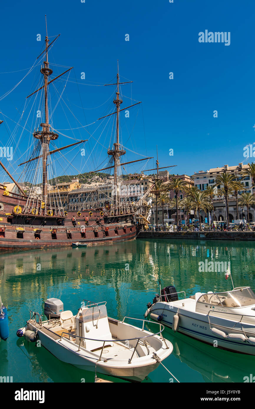 Genua, Italien 29. April 2017 Galeone Neptun im Porto Antico in