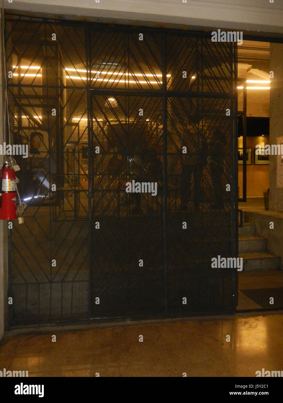 Das erste United Building im Escolta-Viertel von Binondo, Manila, beherbergt das Sy Lian Teng Community Museum. Diese Struktur repräsentiert historische und kulturelle Bemühungen innerhalb Manilas und zeigt lokales Erbe und Geschichten. Stockfoto