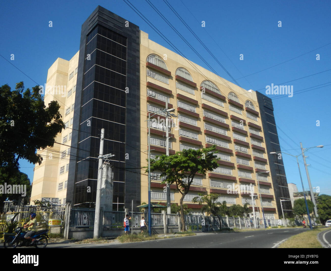 0431 Makati Wissenschaft High School Cembo Kalayaan Allee 33 Stockfoto