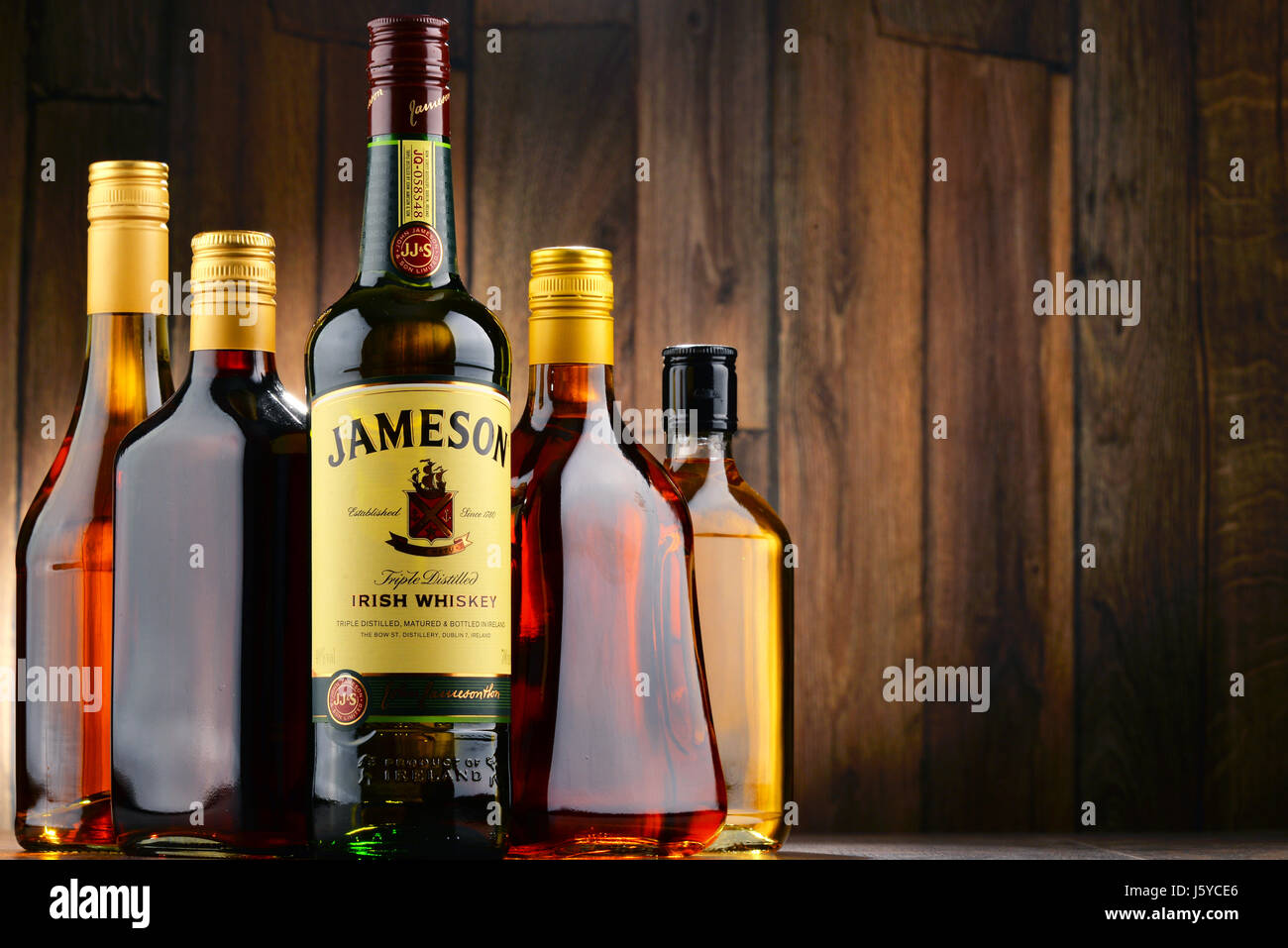 POZNAN, Polen - 18. Mai 2016: Jameson ist das meistverkaufte Irish Whiskey der Welt mit einem Umsatz von 4,7 Millionen Fällen im Jahr 2014 Stockfoto
