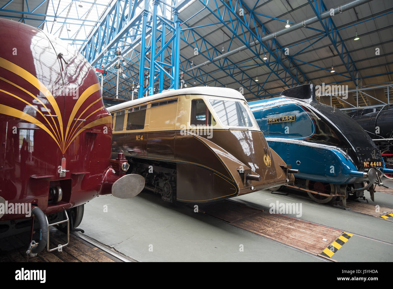 Optimierte Züge das National Railway Museum in York, England, Großbritannien Stockfoto