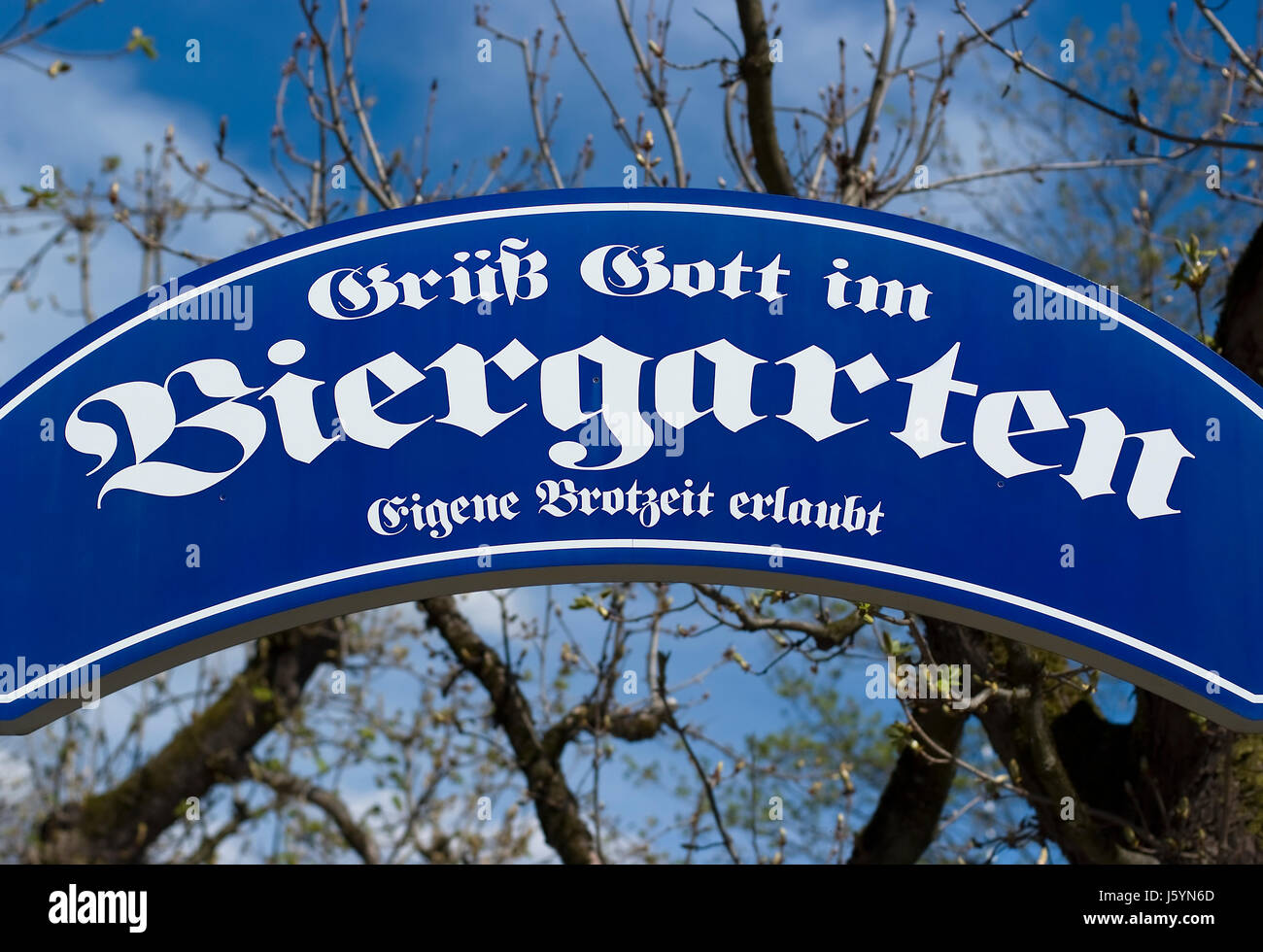 schließlich zurück Bier Gartensaison Stockfoto