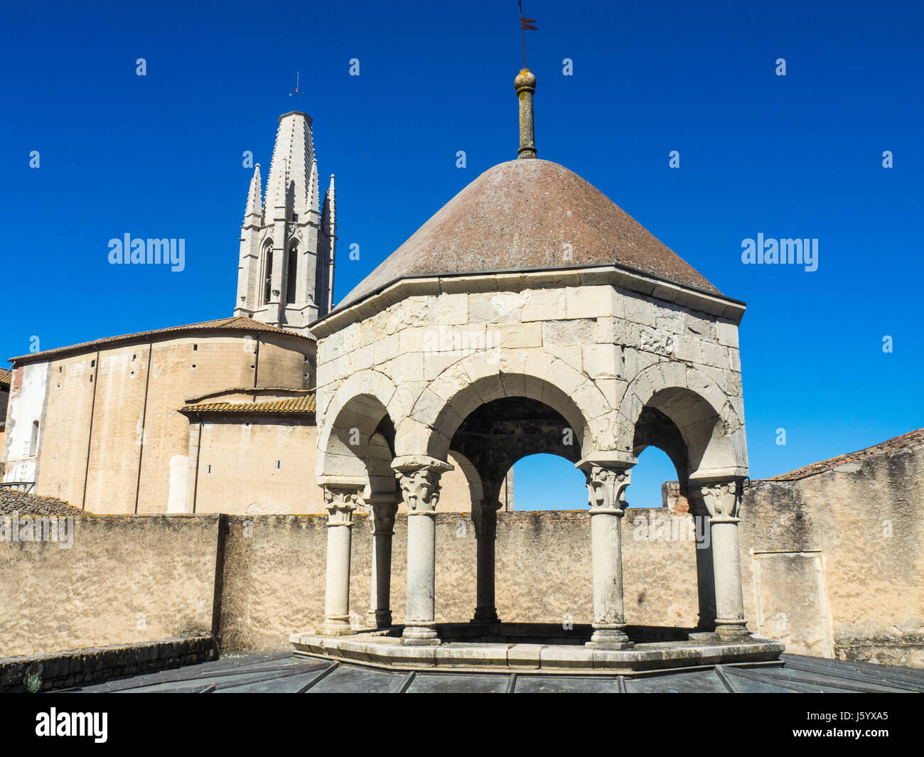 Eine Kuppel auf dem Dach der von der arabischen Bäder von Girona, Spanien. Stockfoto