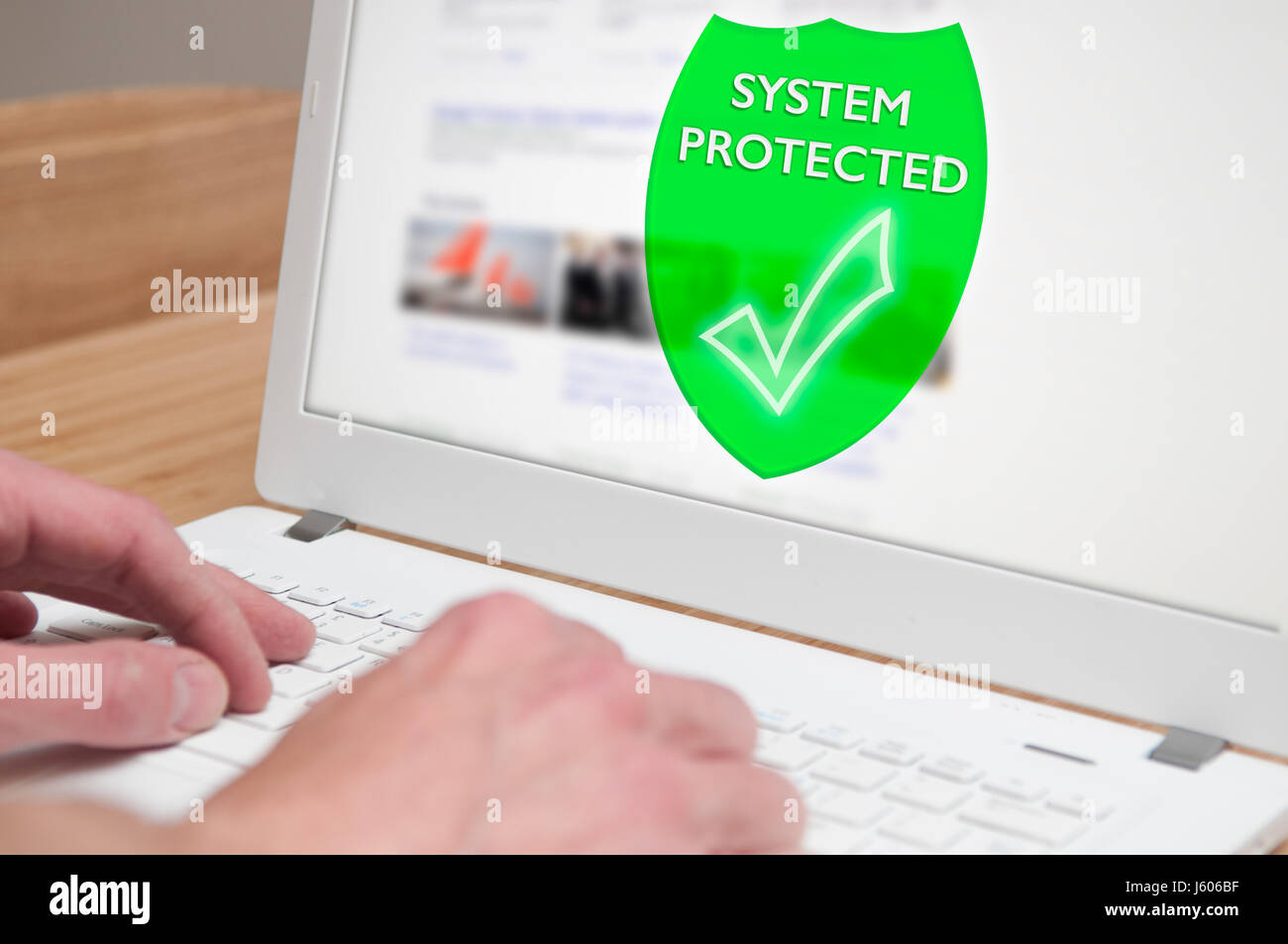 Antivirus-Software Symbol auf einem Laptopcomputer installiert Stockfoto