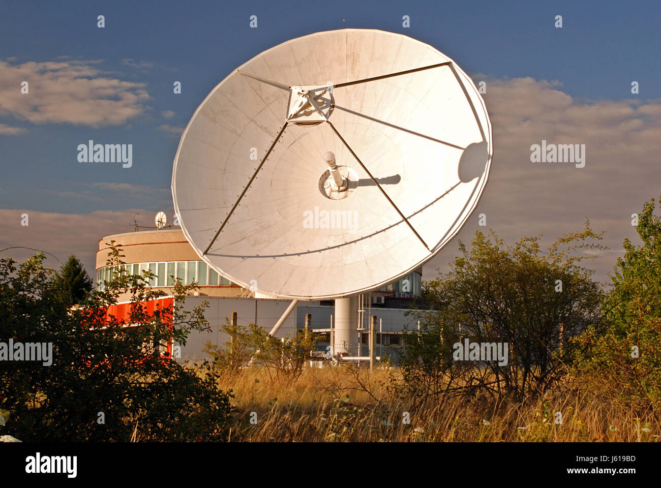 Detail Sat-Antenne Sat Parabel ausgestrahlt Rundfunk Astronomie Stockfoto