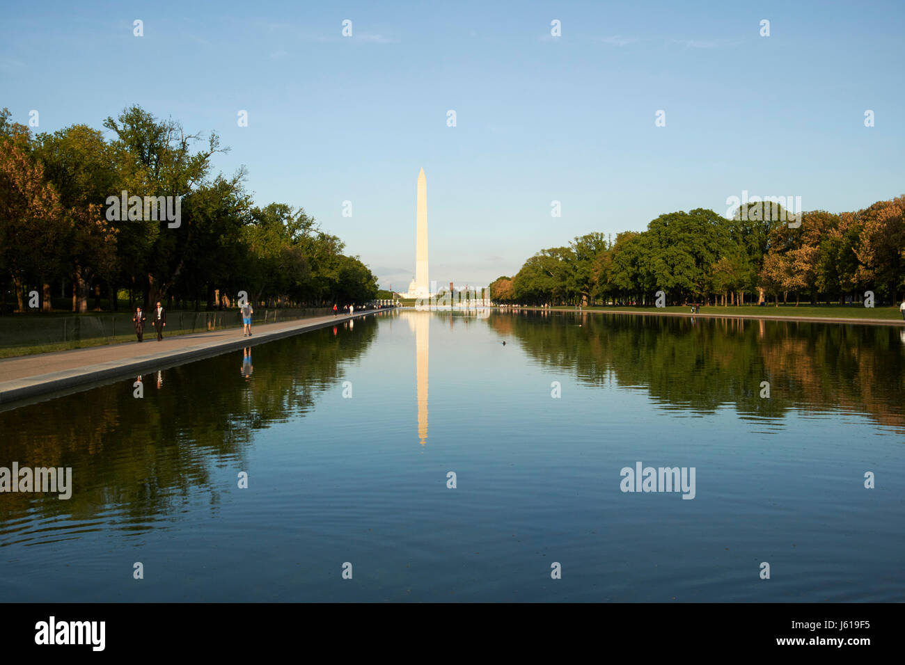 Das Washington Monument und Reflexion in die reflektierenden pool national Mall in Washington DC USA Stockfoto