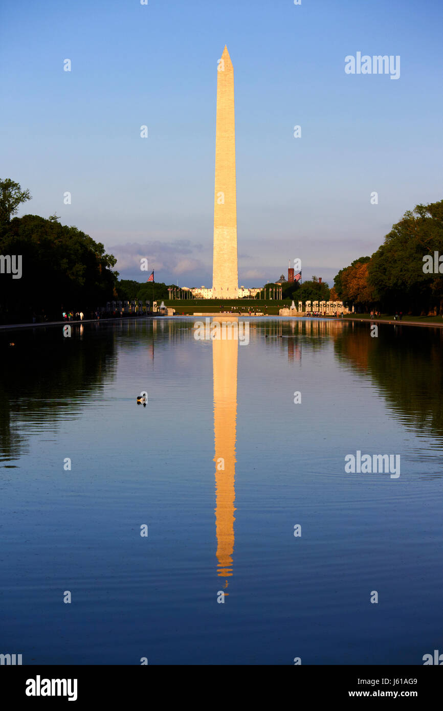 Das Washington Monument und Reflexion in die reflektierenden pool national Mall in Washington DC USA Stockfoto