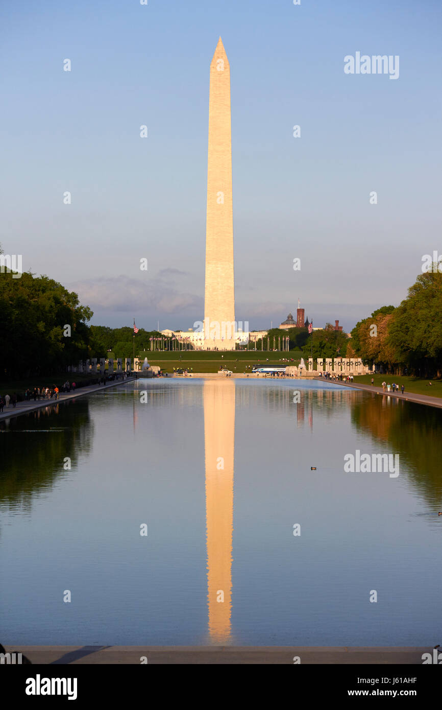 Das Washington Monument und Reflexion in die reflektierenden pool national Mall in Washington DC USA Stockfoto