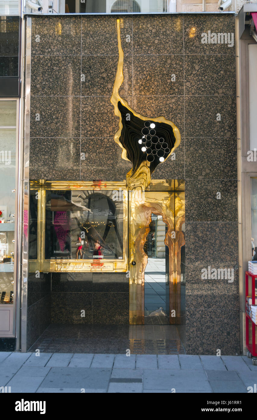 Österreich, Wien, Graben St, Schaufenster Stockfoto