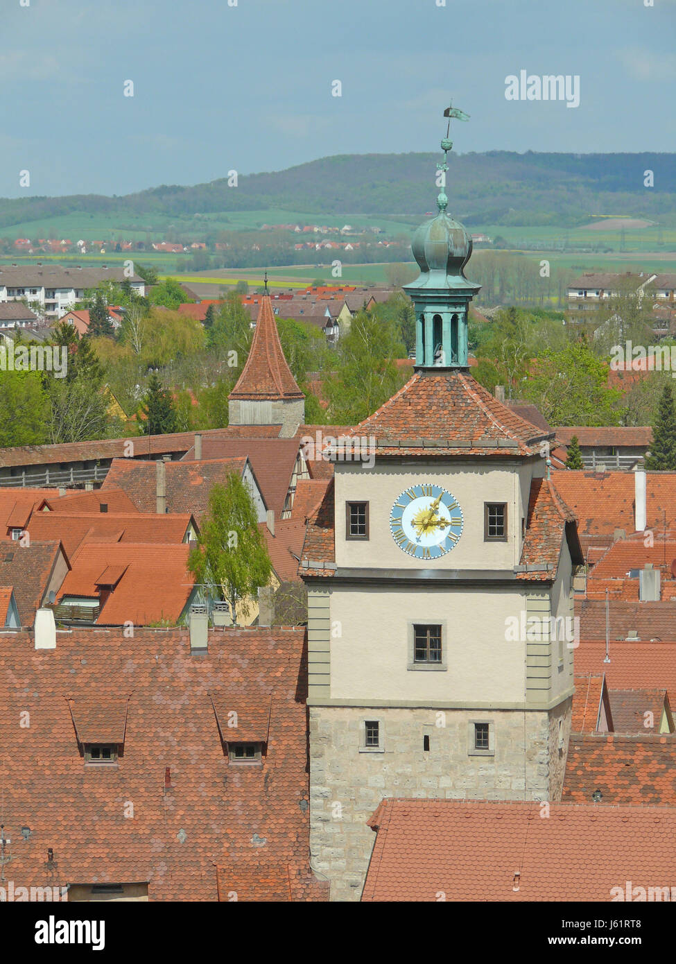 sapiently historische Uhr Bayern Stadtmauer weißer Turm Franken Altstadt Stockfoto