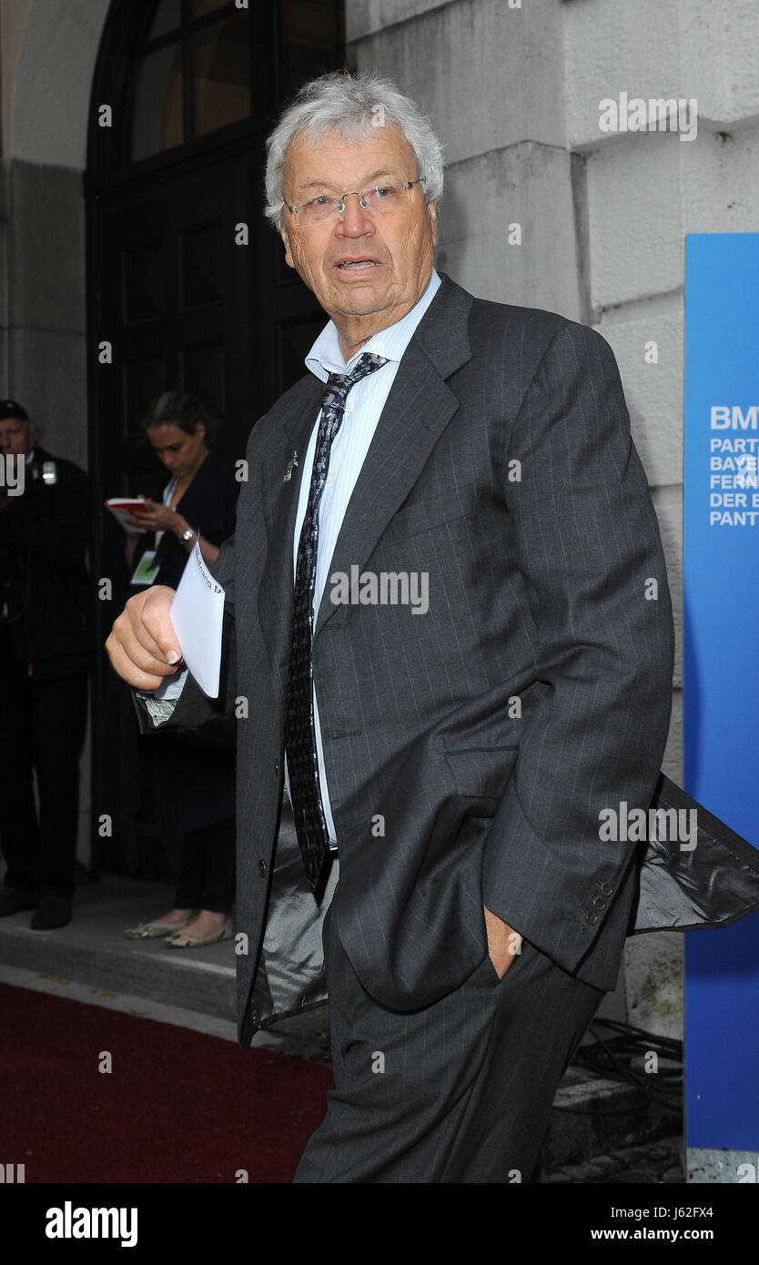 München, Deutschland. 19. Mai 2017. Kabarettist und Autor Gerhard Polt kommt bei der 29. Verleihung des Bayerischen Fernsehpreis ("Bayerischer Fernsehpreis") im Prinzregententheater in München, 19. Mai 2017. Der Bayerischen Fernsehpreis in Form von einem Panther wird seit 1989 vergeben. Foto: Ursula Düren/Dpa/Alamy Live News Stockfoto