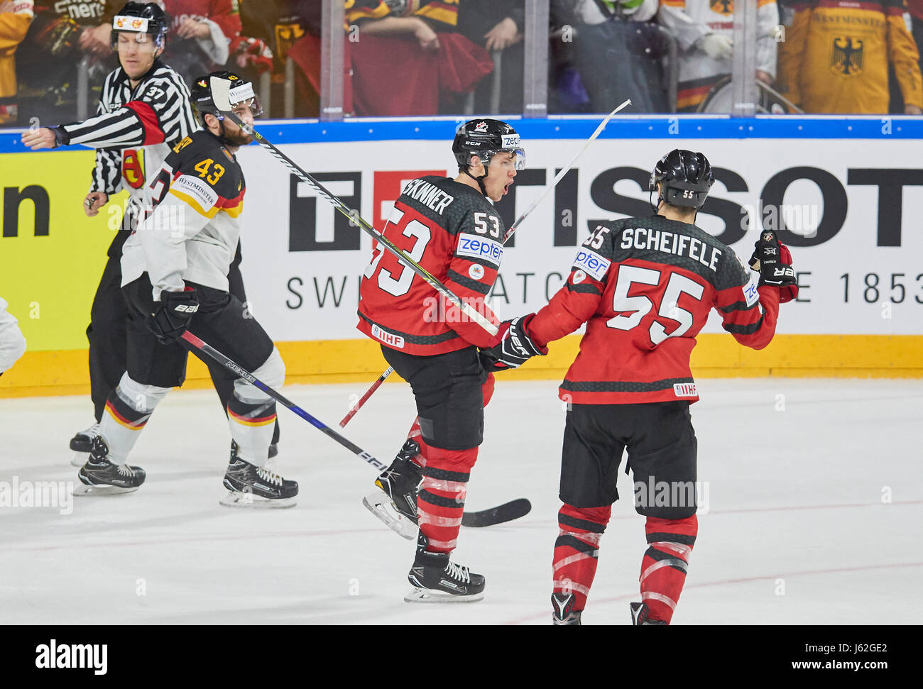 Köln, Deutschland. 18. Mai 2017. Ice Hockey World Cup 2017, Köln, 18. Mai, 2017 Jeff SKINNER, können 53 feiert sein Tor für 0-2 Mark SCHEIFELE, können 55 Deutschland - Kanada 1-2 Ice Hockey World Cup 2017, Köln Hexe 18. Mai 2017 Credit: Peter Schatz/Alamy Live News Stockfoto