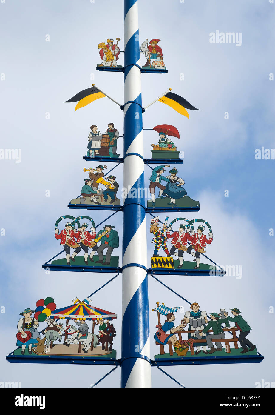 Stamm-Bayern München traditionelle Tradition Maibaum beliebte Populaer Stamm Stockfoto