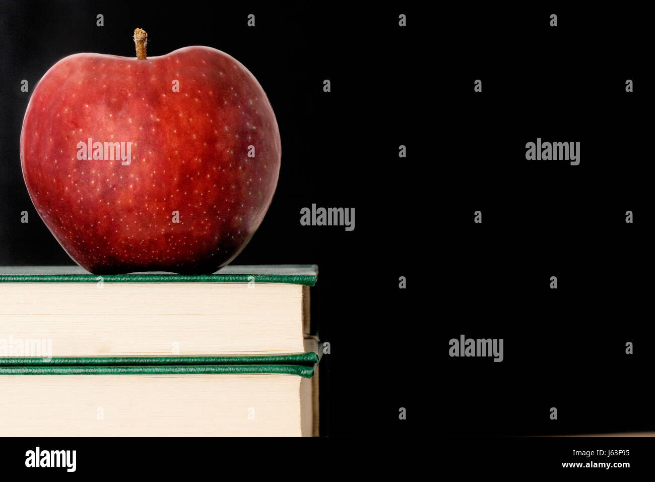Bildung buchen Apfel rot Schule Bildungseinrichtung Bildungs- Stockfoto