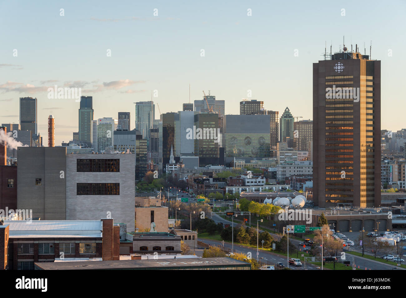 Montreal, CA - 15. Mai 2017: Skyline von Montreal von Jacques-Cartier Brücke Stockfoto