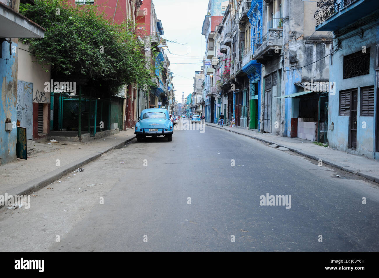 Amerikanische Oldtimer Parken auf den Straßen von Havanna, Kuba Stockfoto