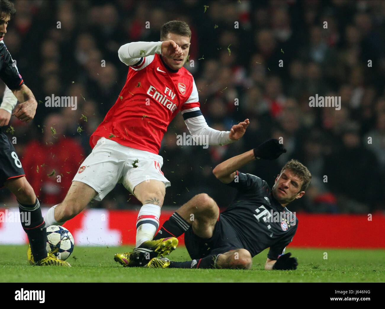 AARON RAMSEY & THOMAS Müller ARSENAL V BAYERN München EMIRATES Stadion LONDON ENGLAND UK 19. Februar 2013 Stockfoto