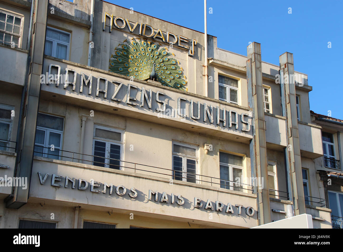 Gebäude auf dem Platz Gomes Teixeira in Porto (Portugal). Stockfoto