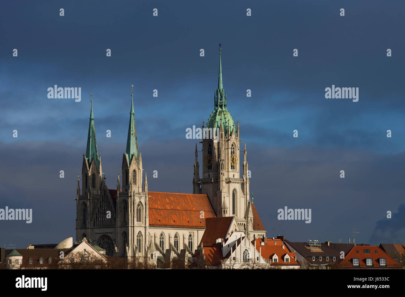 historische Bayern München Kirchturm Kirchen Emblem Gebäude historische Sehenswürdigkeiten Stockfoto