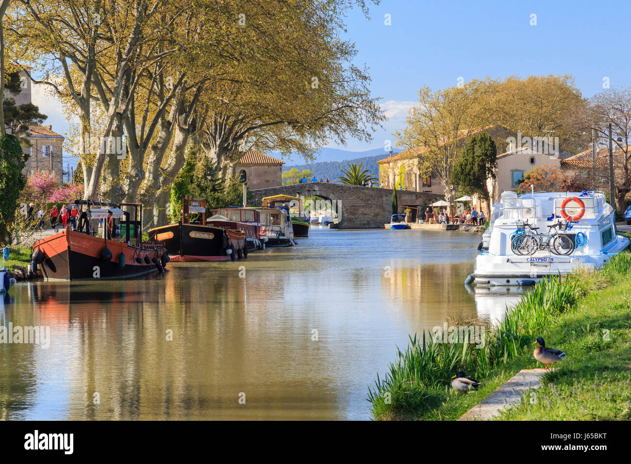 Frankreich, Aude, Le Somail, Hafen am Canal du Midi, der von der UNESCO zum Weltkulturerbe erklärt wurde Stockfoto