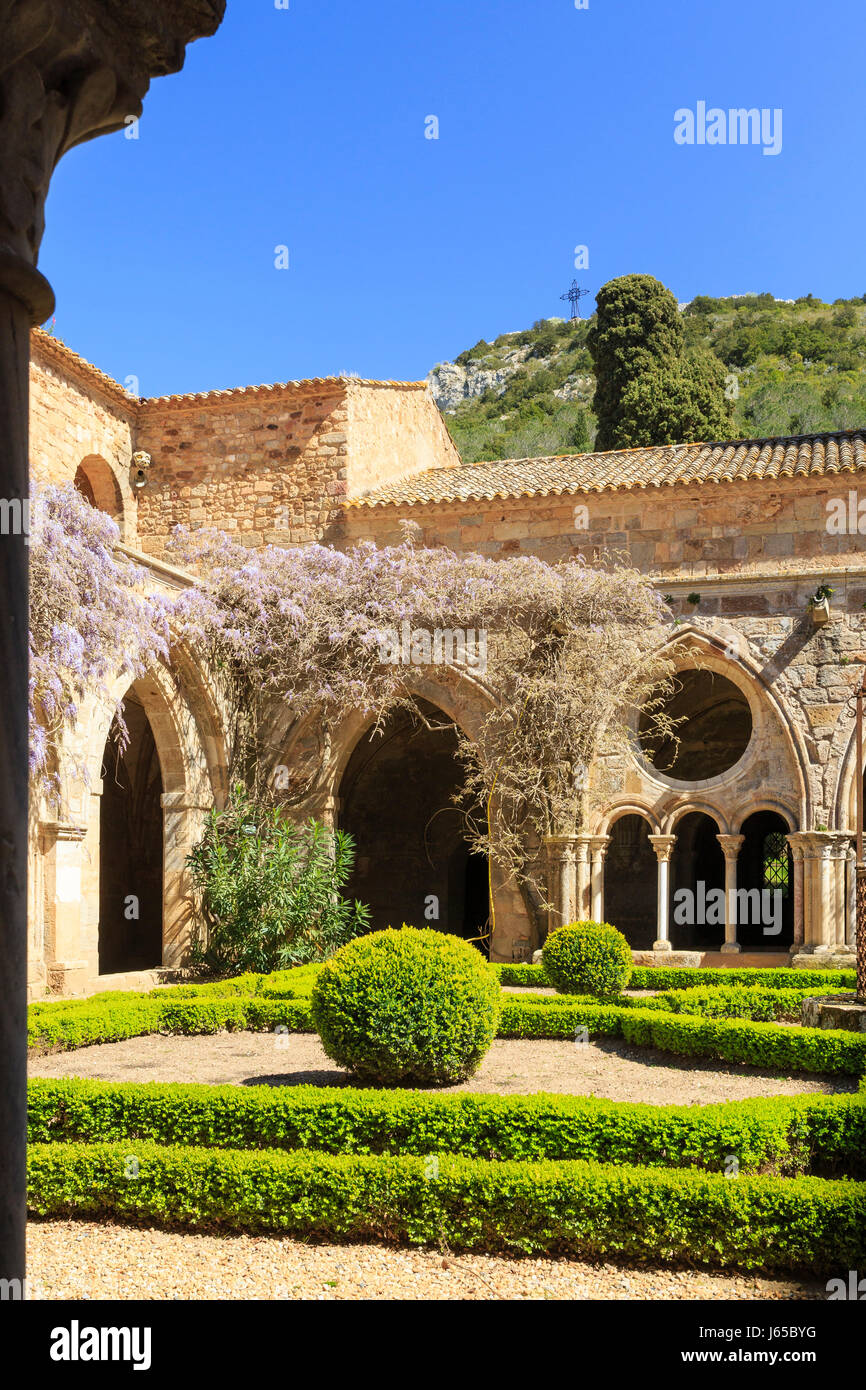 Frankreich, Aude, Narbonne, Fontfroide Abbey, der Kreuzgang Stockfoto
