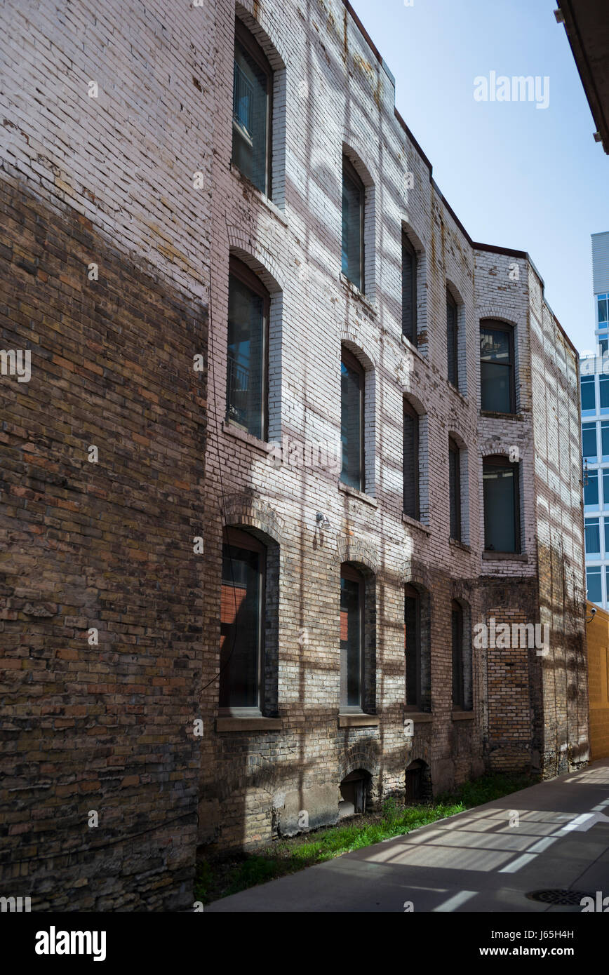 Gebäude entlang der Straße, Minneapolis, Hennepin County, Minnesota, USA Stockfoto